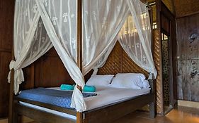 Fadhila Cottages Togean Dive Resort